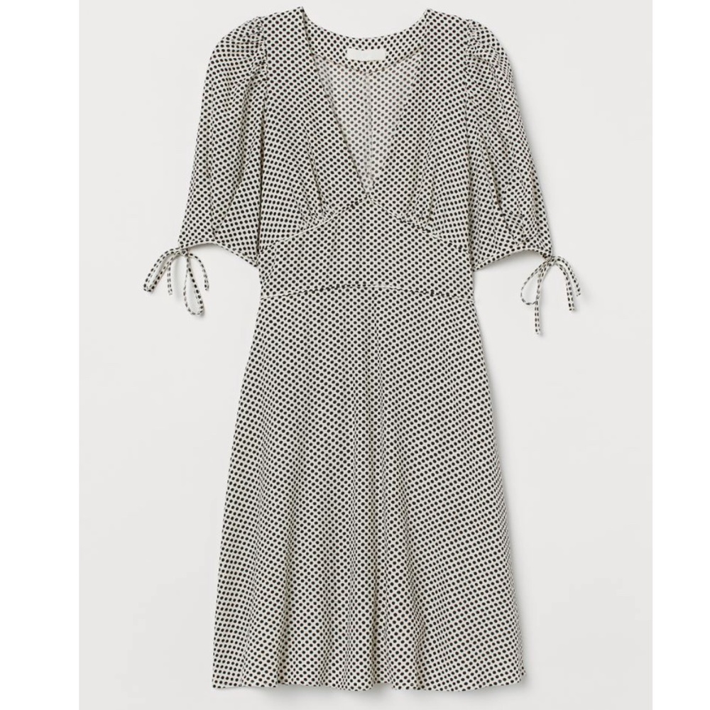 Woven Tencel Lyocell H&M Puff Sleeve White and Black Polka Dot Pattern Large